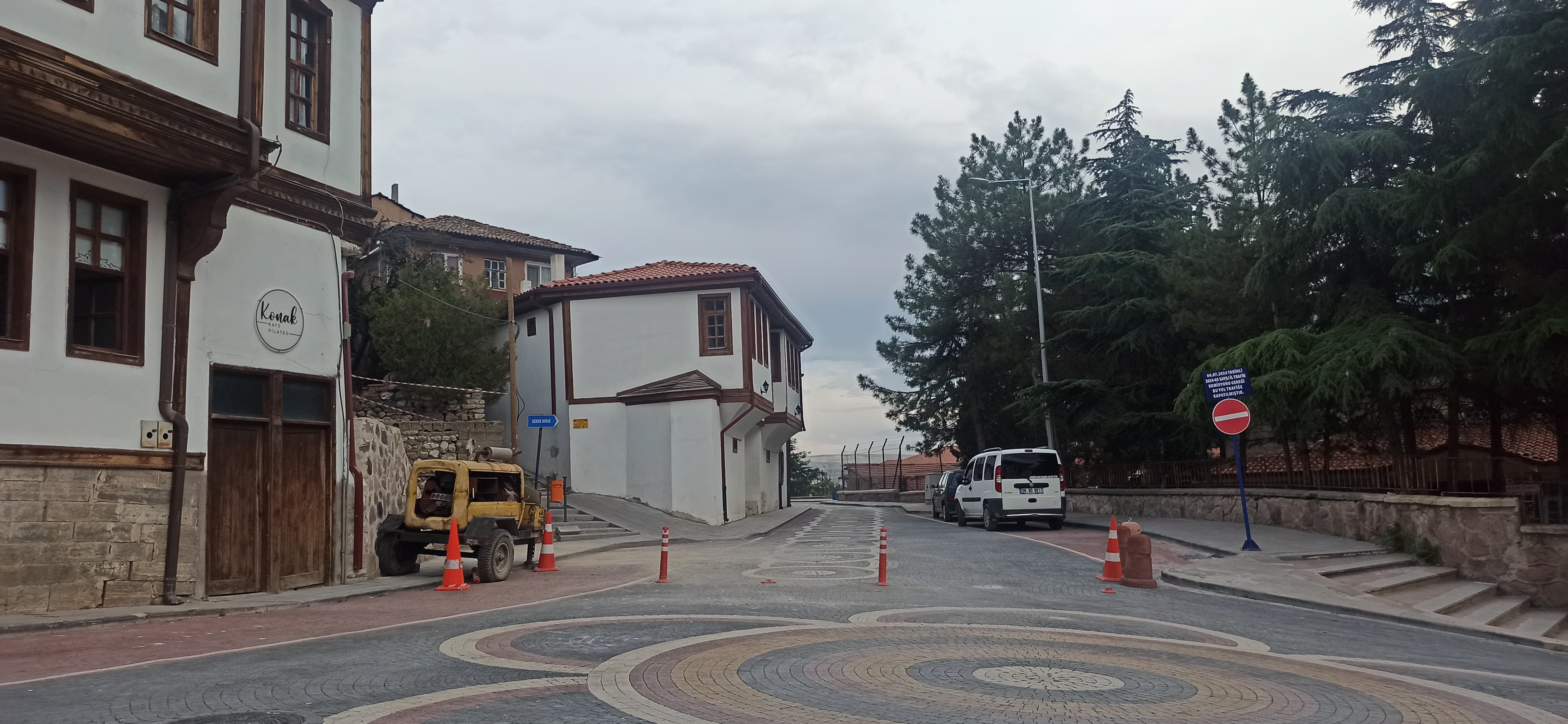 Çankırı'nın Tarihi Caddesi Tamamen Trafiğe Kapatıldı854