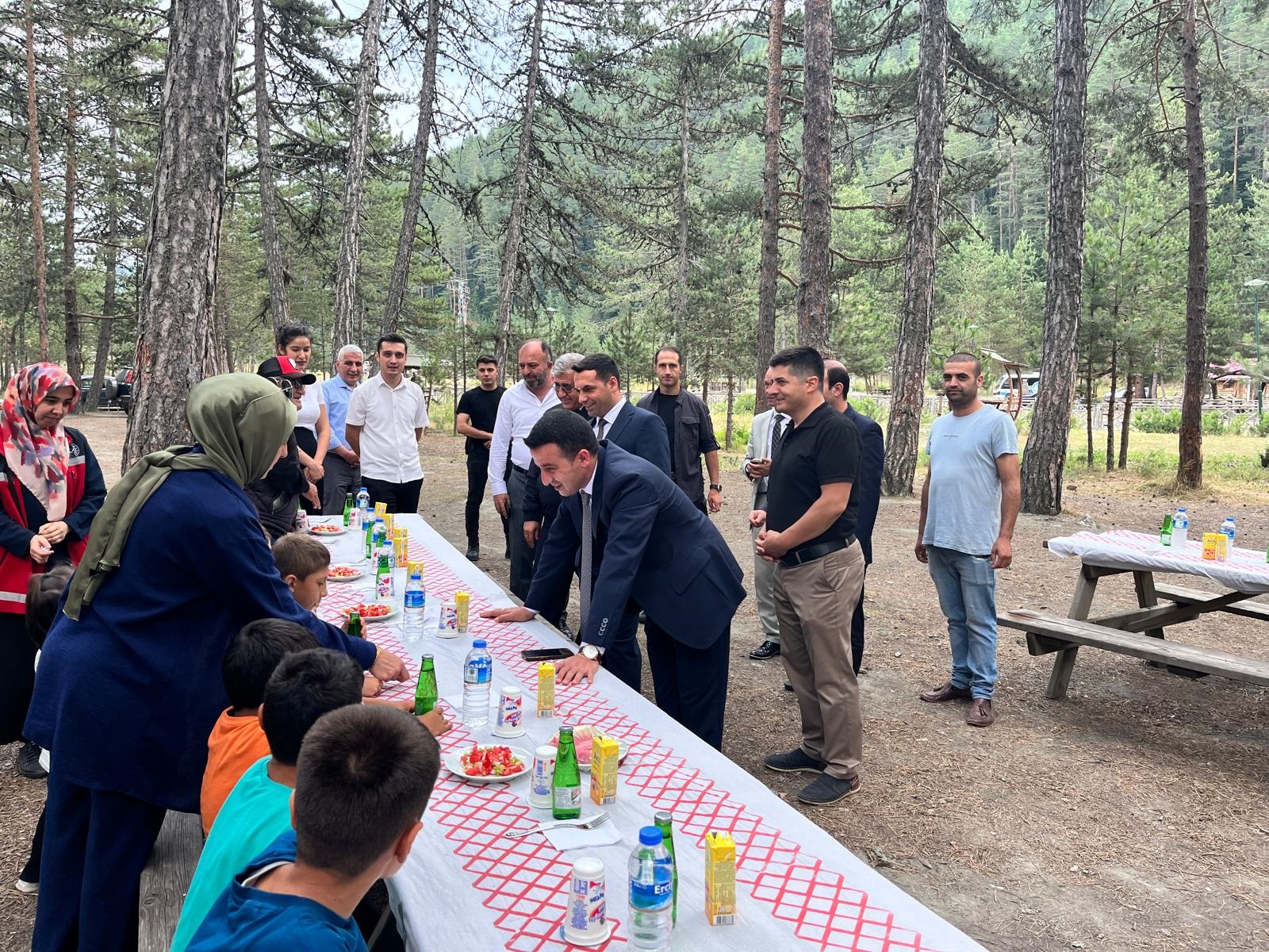 Ilgaz Hacı Musa Akbak Huzurevi Ve Korgun Sevgi Evleri Ve Çocuk Yuvası Sakinleri Için Piknik Programı Düzenlendi1