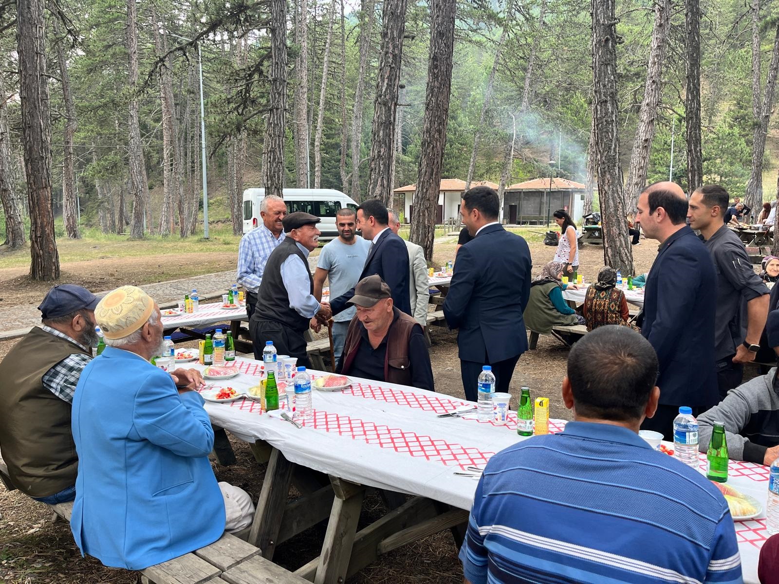 Ilgaz Hacı Musa Akbak Huzurevi Ve Korgun Sevgi Evleri Ve Çocuk Yuvası Sakinleri Için Piknik Programı Düzenlendi2