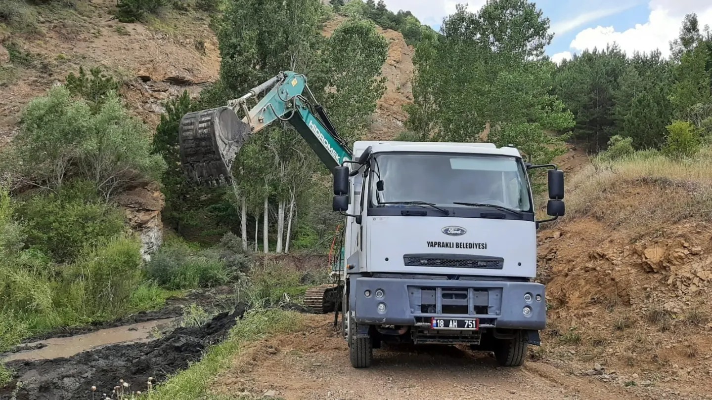 Yapraklı Göleti'nde Su Kaybını Önlemek İçin Harekete Geçildi!4