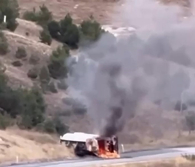 Çankırı’da Korkutan Kaza Akaryakıt Tankeri Alev Topuna Döndü!21