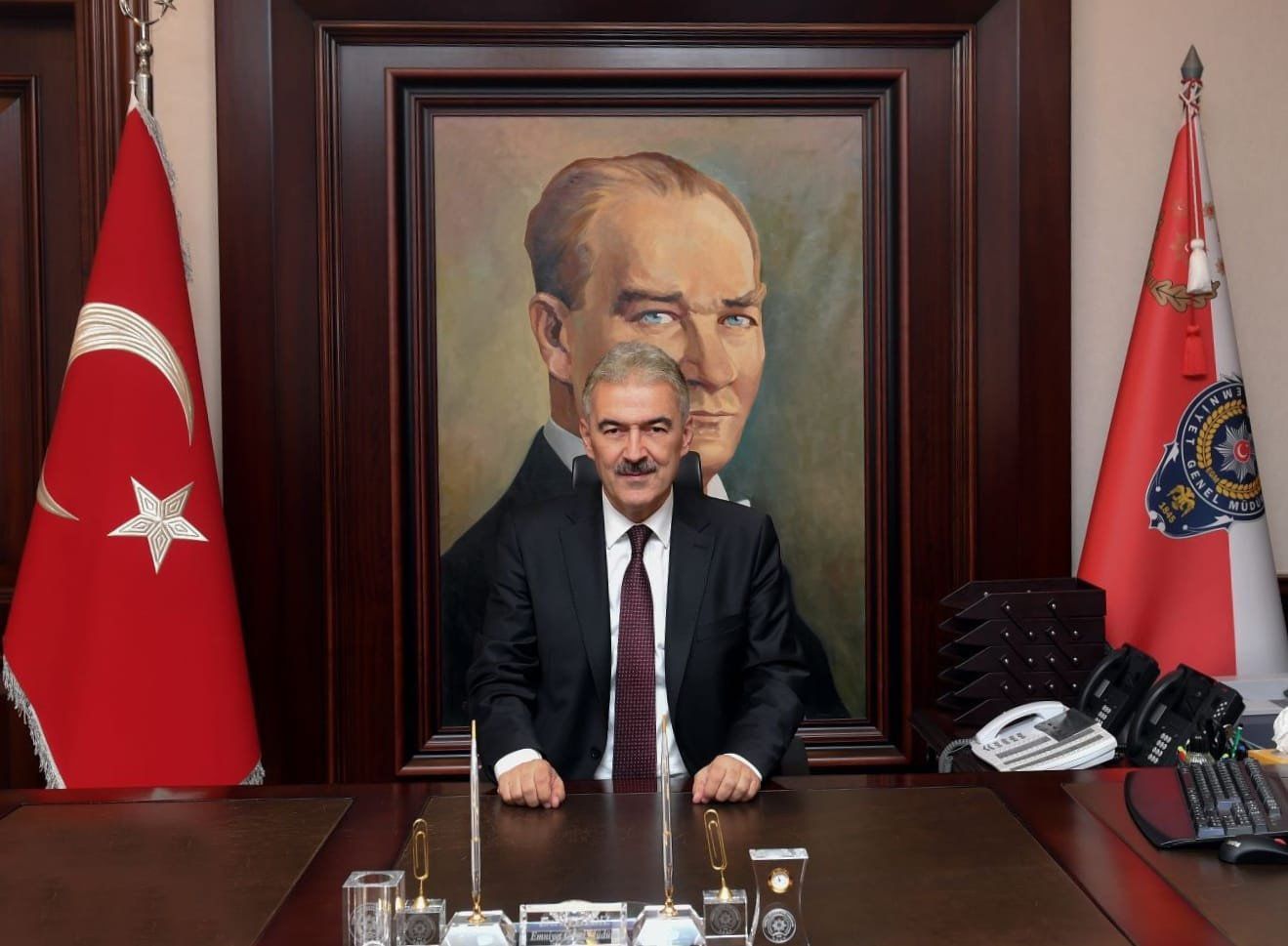 Erol Ayyıldız Kimdir