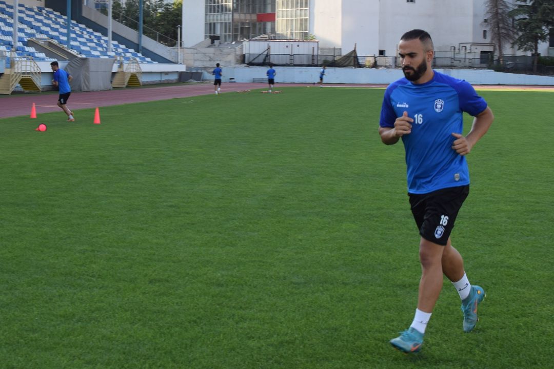 Futbol Takımımız Sezonun 3. Günün Ikinci Antrenmanını Atatürk Stadyumunda Yaptığı Antrenman Ile Devam Etti.takımımız, 2024 25 Sezonun Hazırlıklarını Çankırı Atatürk Stadyumunda Akşam Saatlerinde Yaptığı Isınma, Da (4)