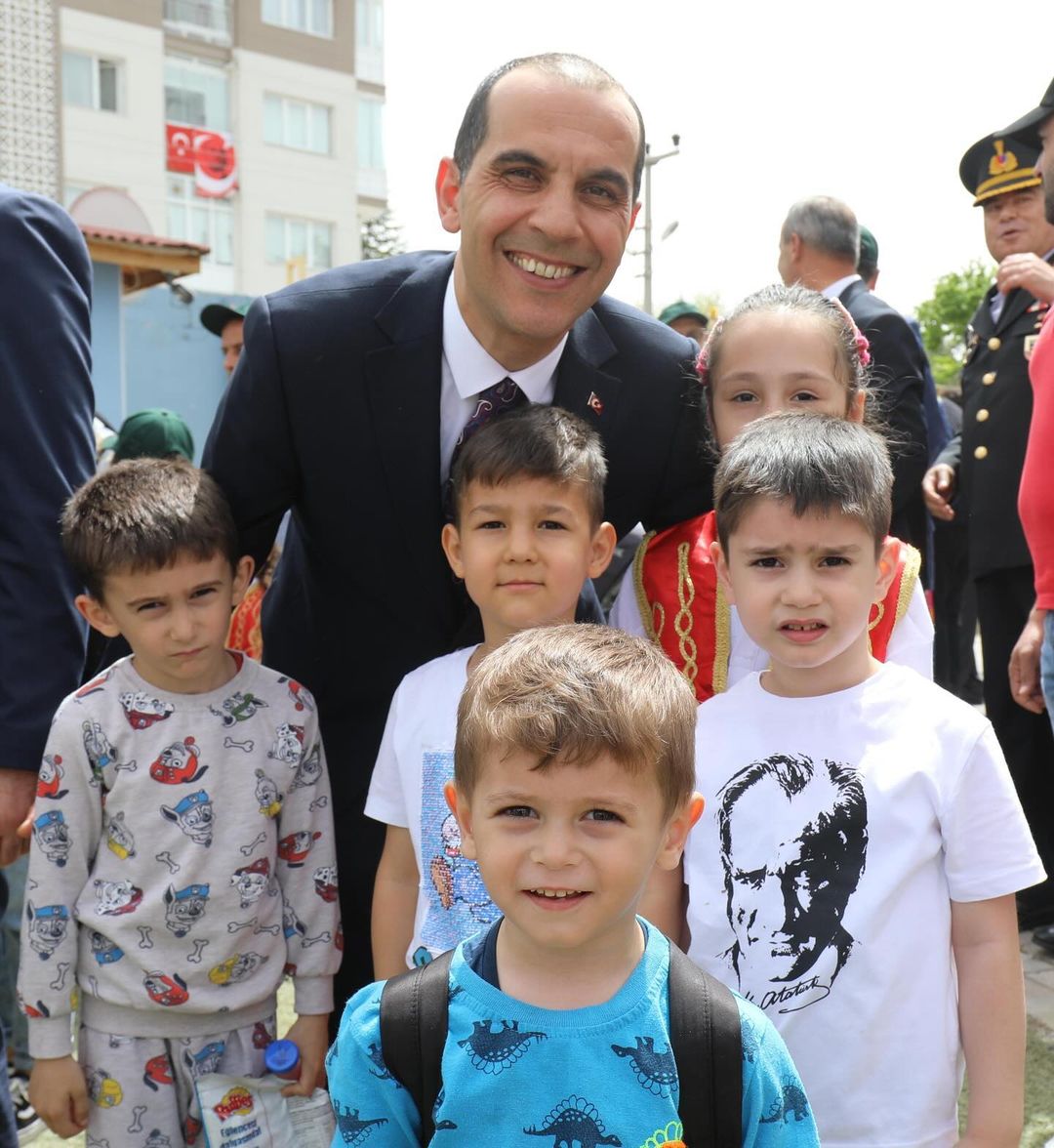 Sevgili Çocuklarımız Ve Gençlerimiz Için Yeni Eğitim, Öğretim Dönemi Başladı. İstikbal Yolculuklarında Öğrencilerimize, Onların Her Zaman Yanında Olan Aileleri Ve Öğretmenlerine Başarı Dolu Bir Yıl Diliyorum.