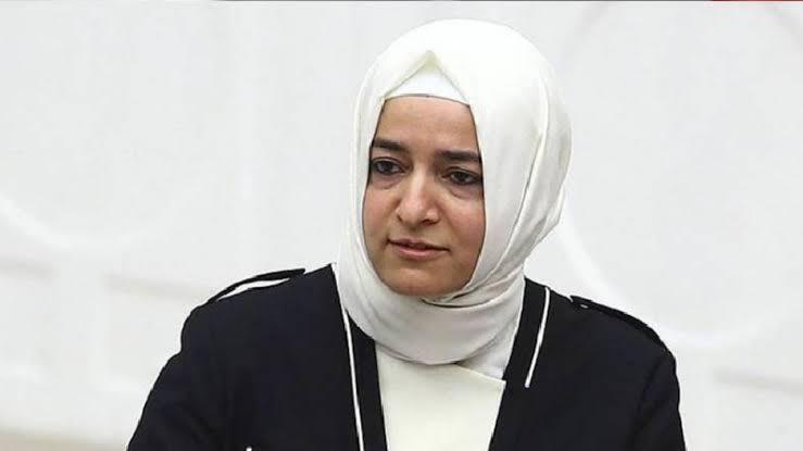 Ayşe Hilal Sayan Kimdir