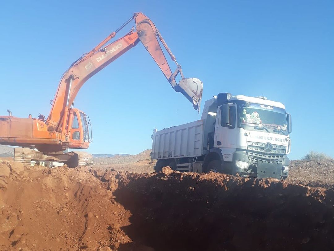 Yapraklı Bugay Köyü Asfalt Altı Hazırlık Çalışmalarımız Başlamıştır. (4)