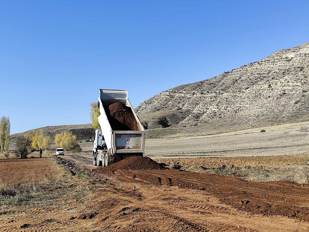 Yapraklı Bugay Köyü Asfalt Altı Hazırlık Çalışmalarımız Başlamıştır.