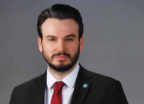 Cenk Özatıcı Kimdir