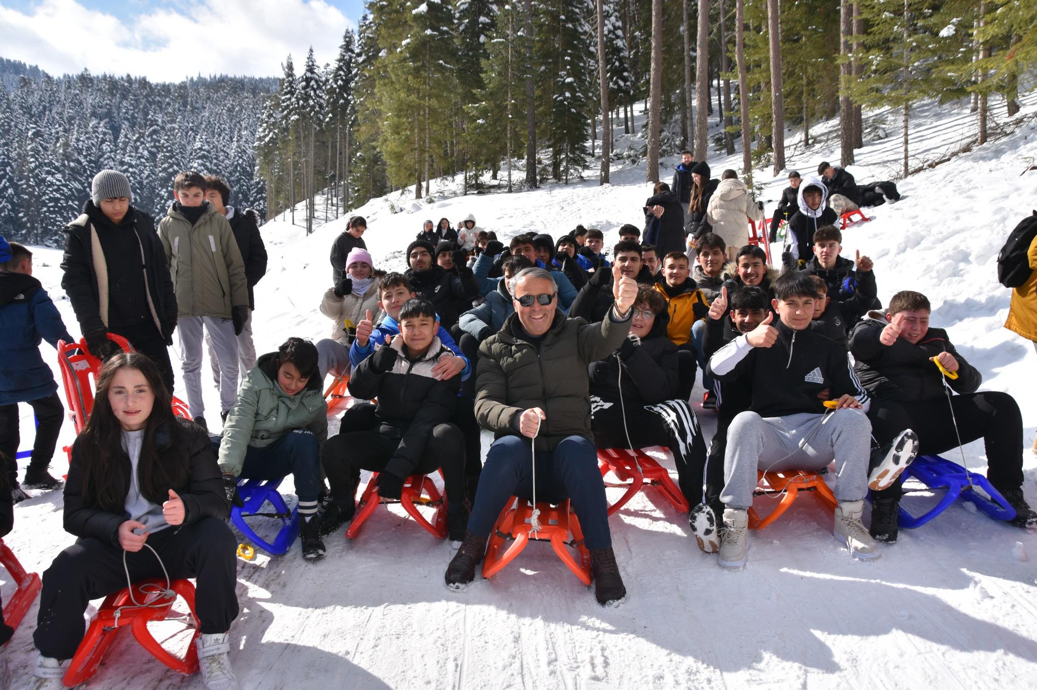 Çerkeş Belediye Başkanı Sopacı Gençlerle Ilgaz’da! Kar, Kayak Ve Eğlence Bir Arada! (4)