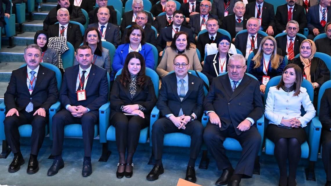 Mhp'li Milletvekili Pelin Yılık, Çankırı İl Başkanı Kaya'ya Sertifika Teslim Etti (2)