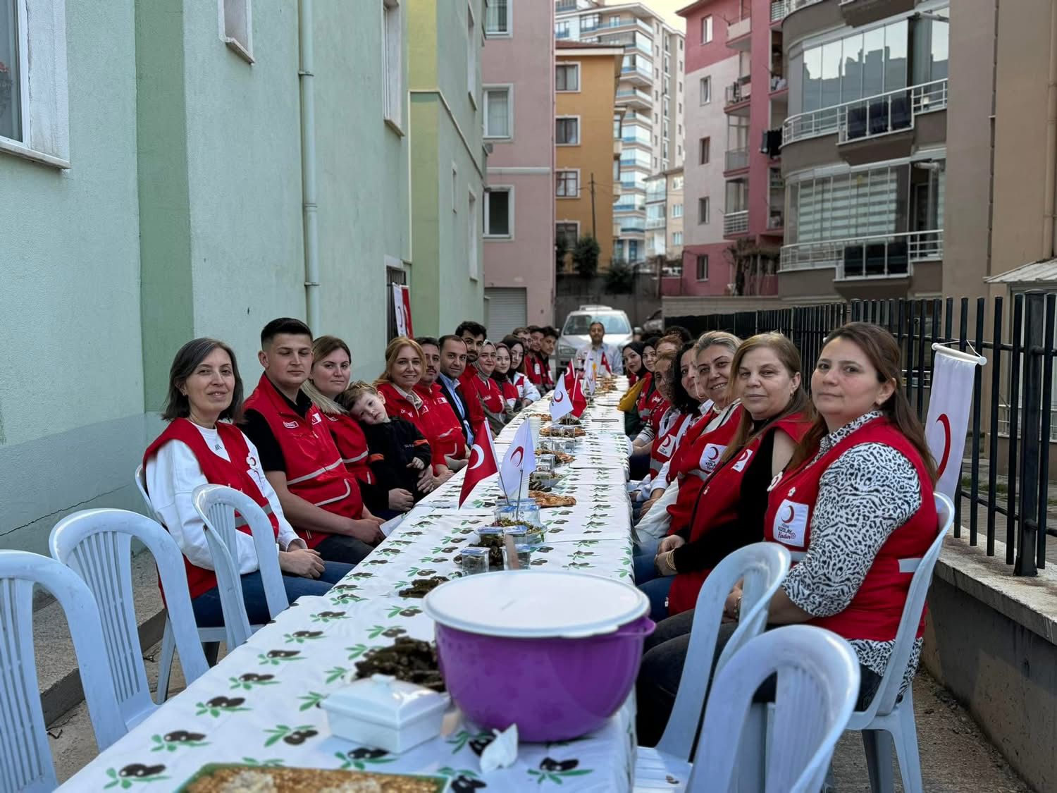 Çankırı’da Kızılay’ın Iftar Sofrasına Yoğun Ilgi (3)