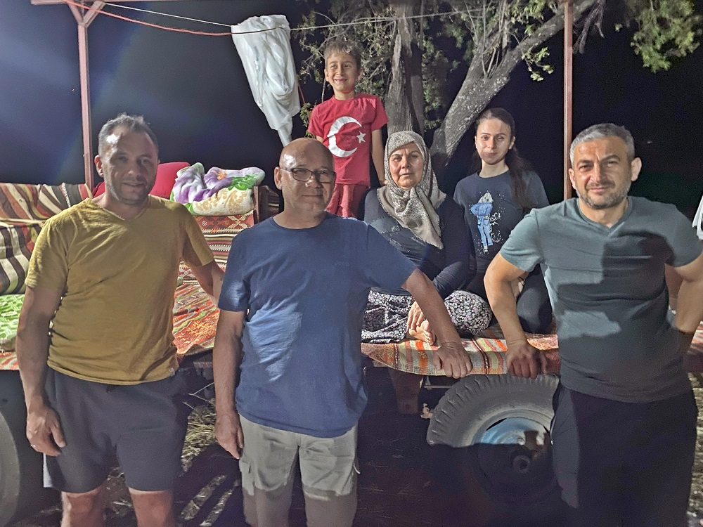 15 Bin Halı Güneşte Renklere Kavuşuyor, Nöbetçiler Göz Kulağı Oluyor (4)