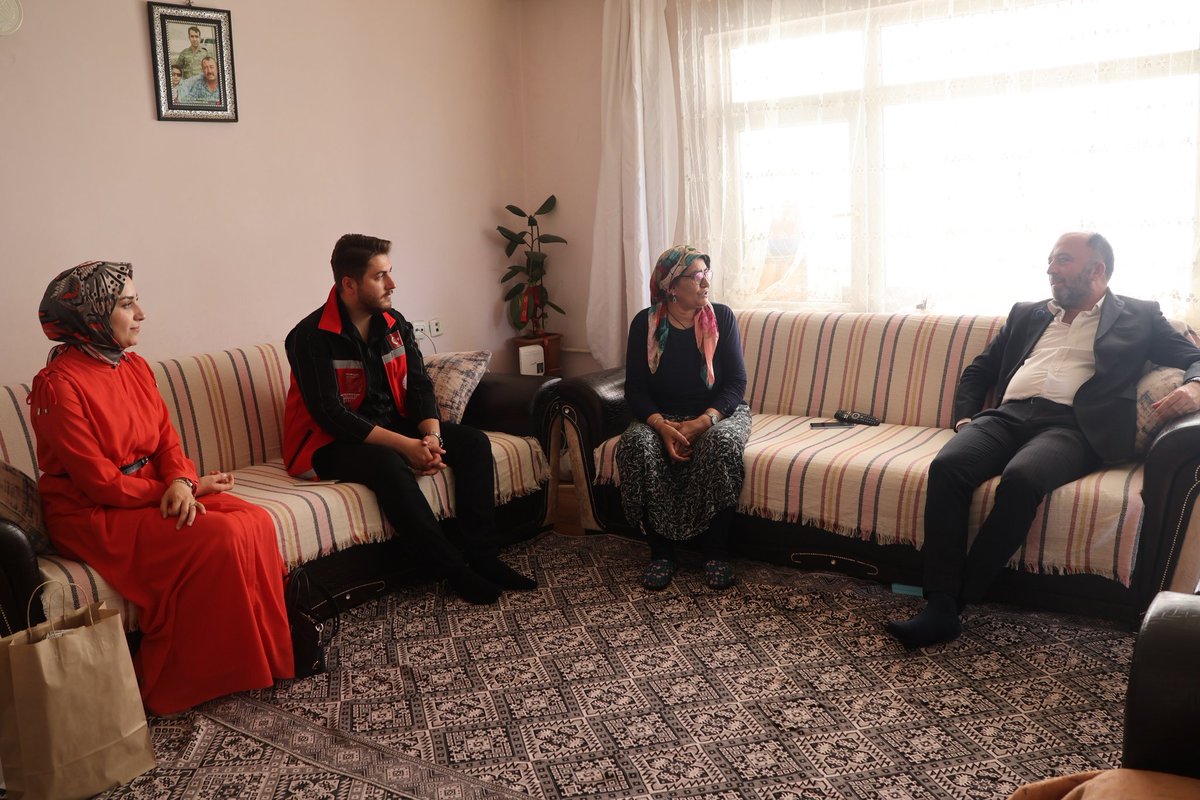 15 Temmuz’un Kahramanlarına Vefa Şehit Ailelerine Ev Ziyareti Gerçekleştirildi (1)