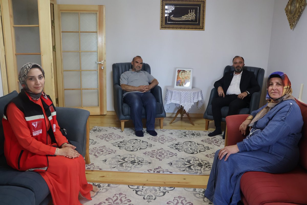 15 Temmuz’un Kahramanlarına Vefa Şehit Ailelerine Ev Ziyareti Gerçekleştirildi (2)