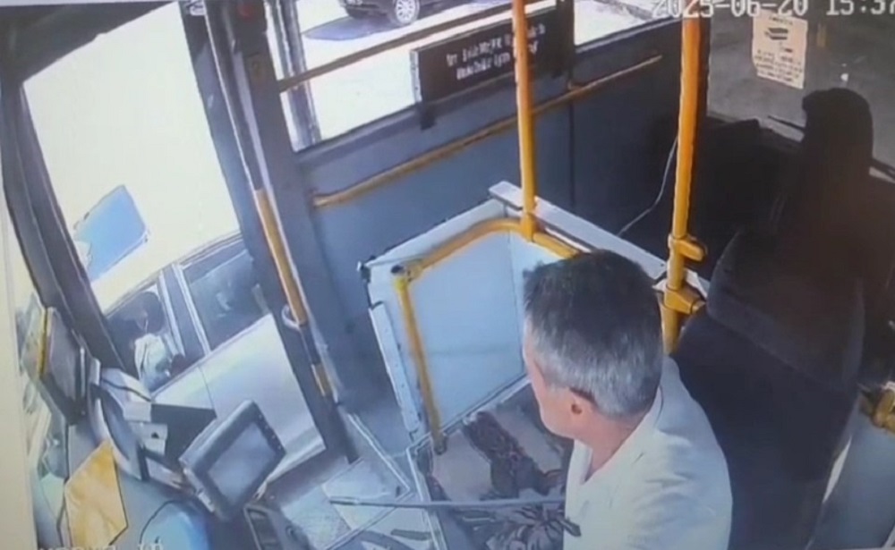 17 Suç Kaydı Olan Şüpheli Trafikte Otobüs Şoförünü Yaraladı (3)