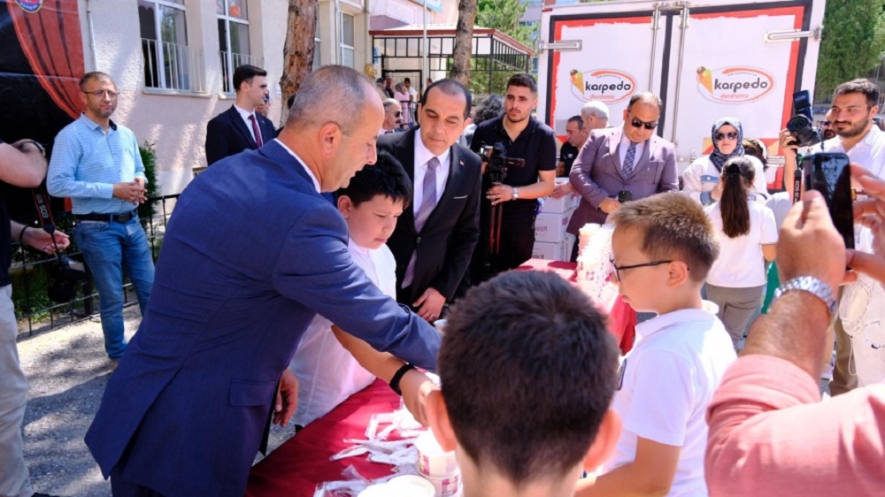 26 Bini Aşkın Öğrenci Karnesini Aldı, Tatil Coşkusu Başladı (9)