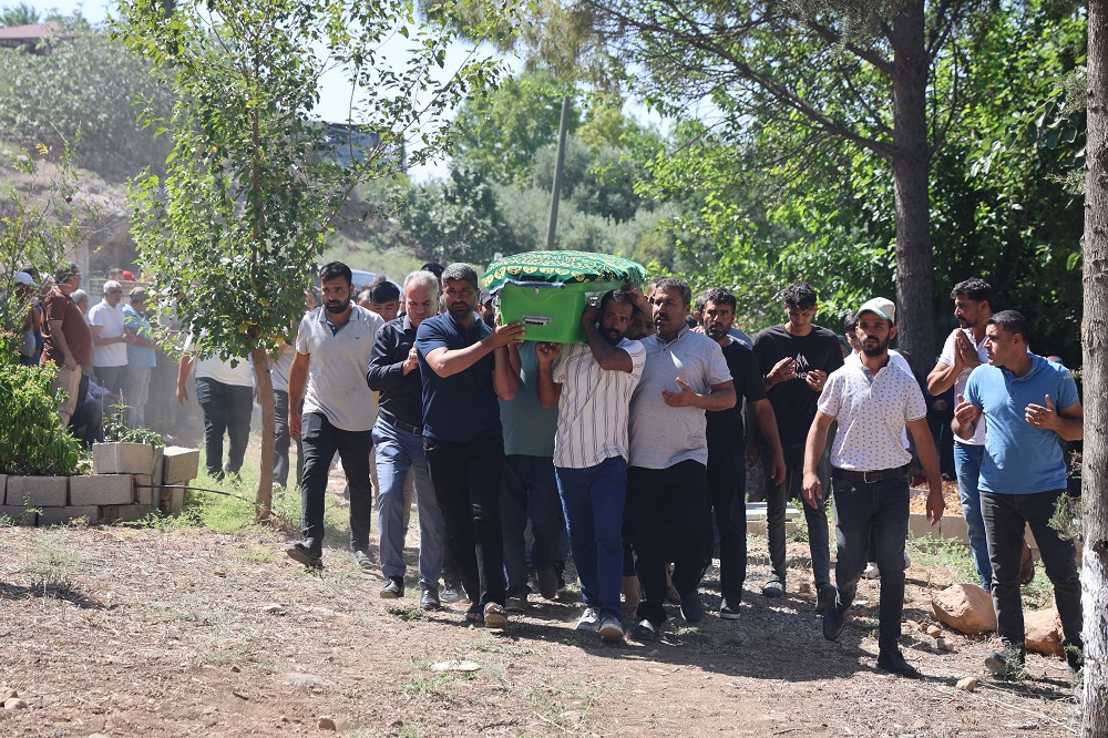 Ablasının Düğünü İçin Geldi, Kalp Kriziyle Hayatını Kaybetti (3)