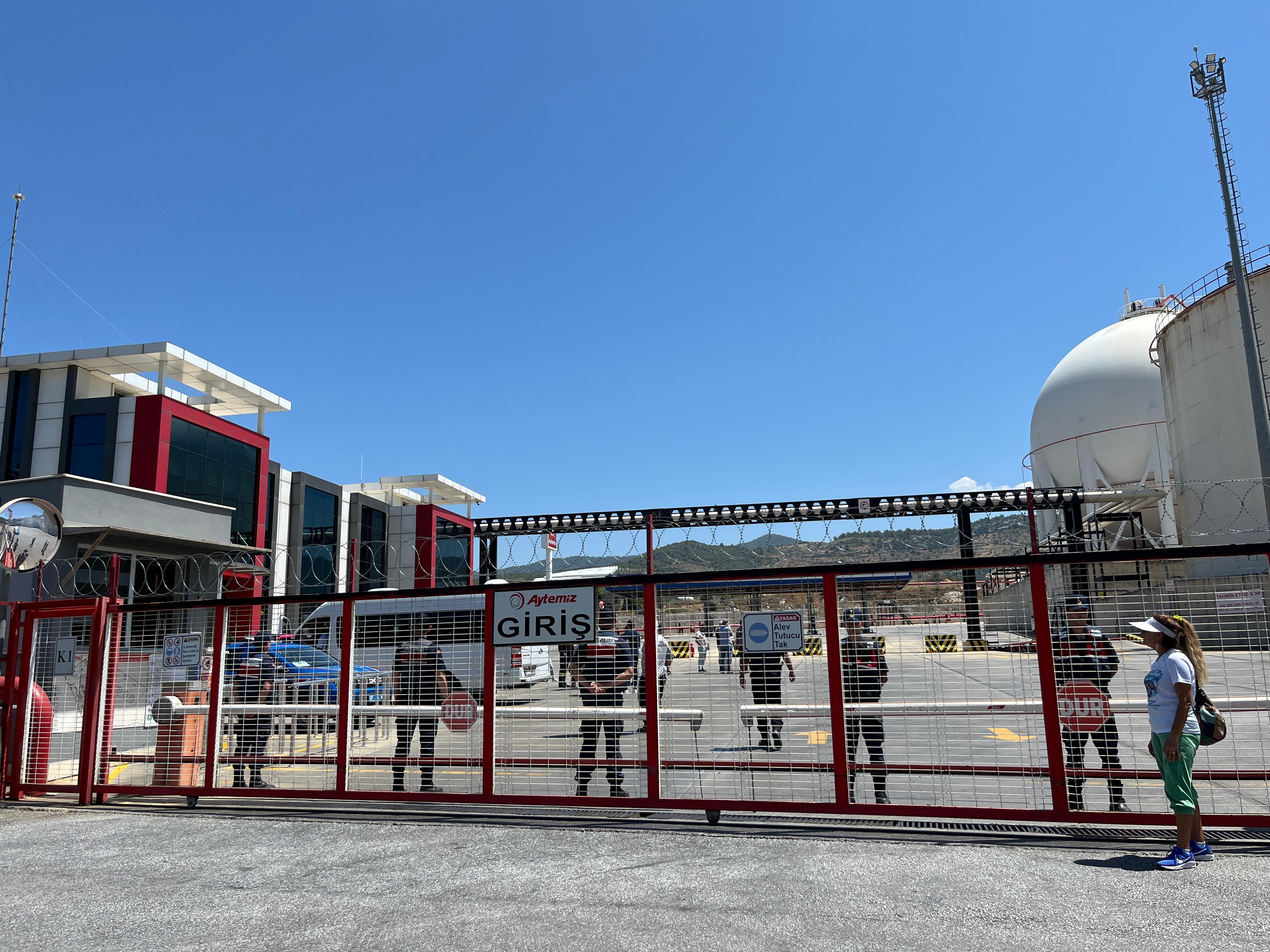 Alanya’da Aytemiz Lpg Tesisi Tepkileri Büyüyor Halk Sahile Dolum Gemisi İstemiyor (2)
