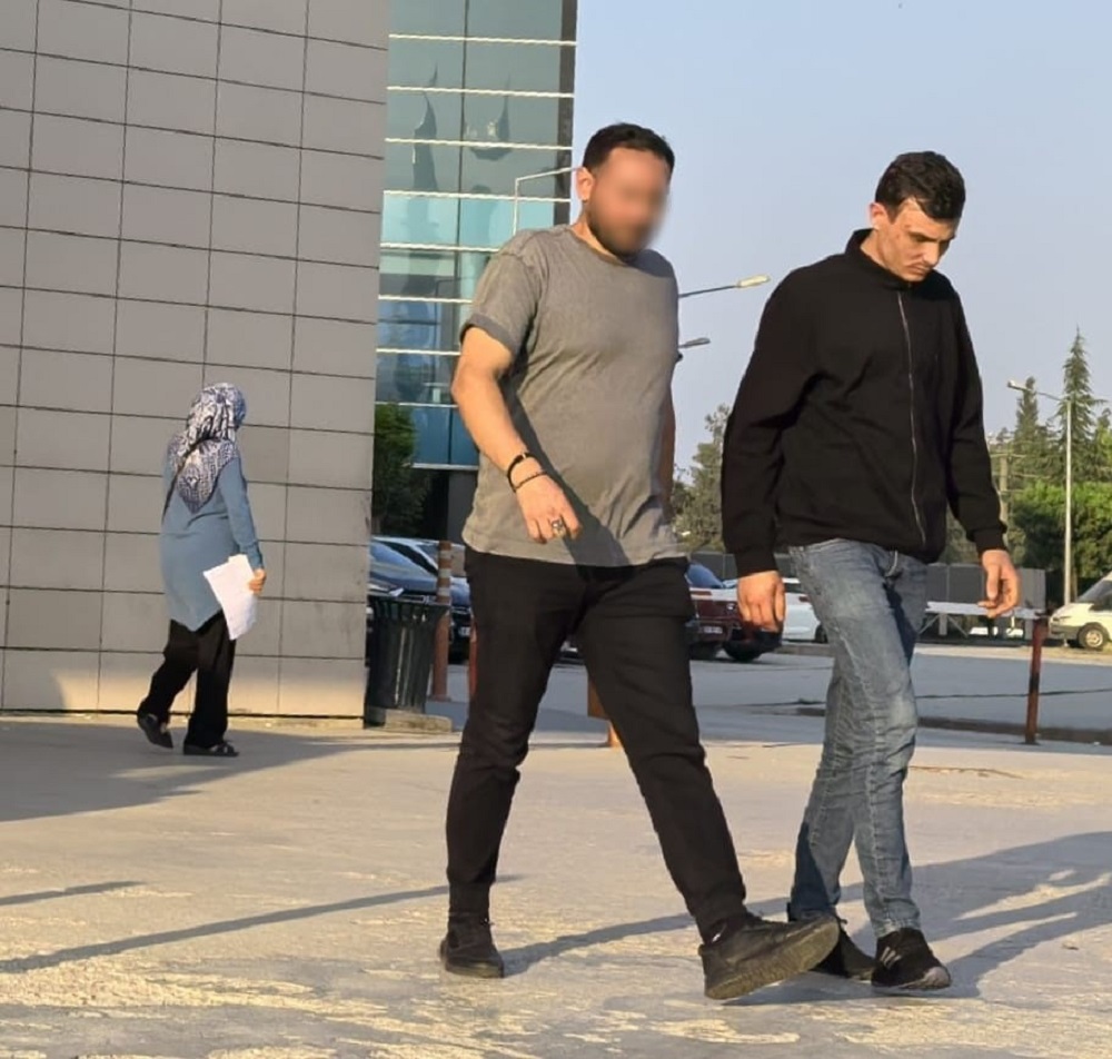 Alkol Testinden Sonra Çılgına Döndü Jandarma Ve Güvenlik Görevlilerine Saldırdı