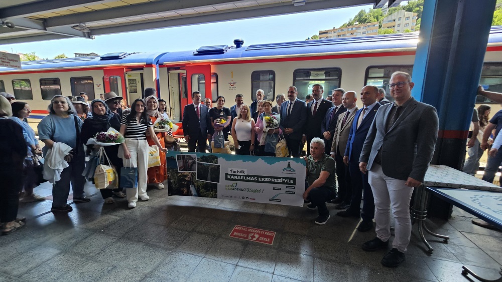Ankara’dan Yola Çıkan Turistik Tren Zonguldak’ta Coşkuyla Karşılandı (5)
