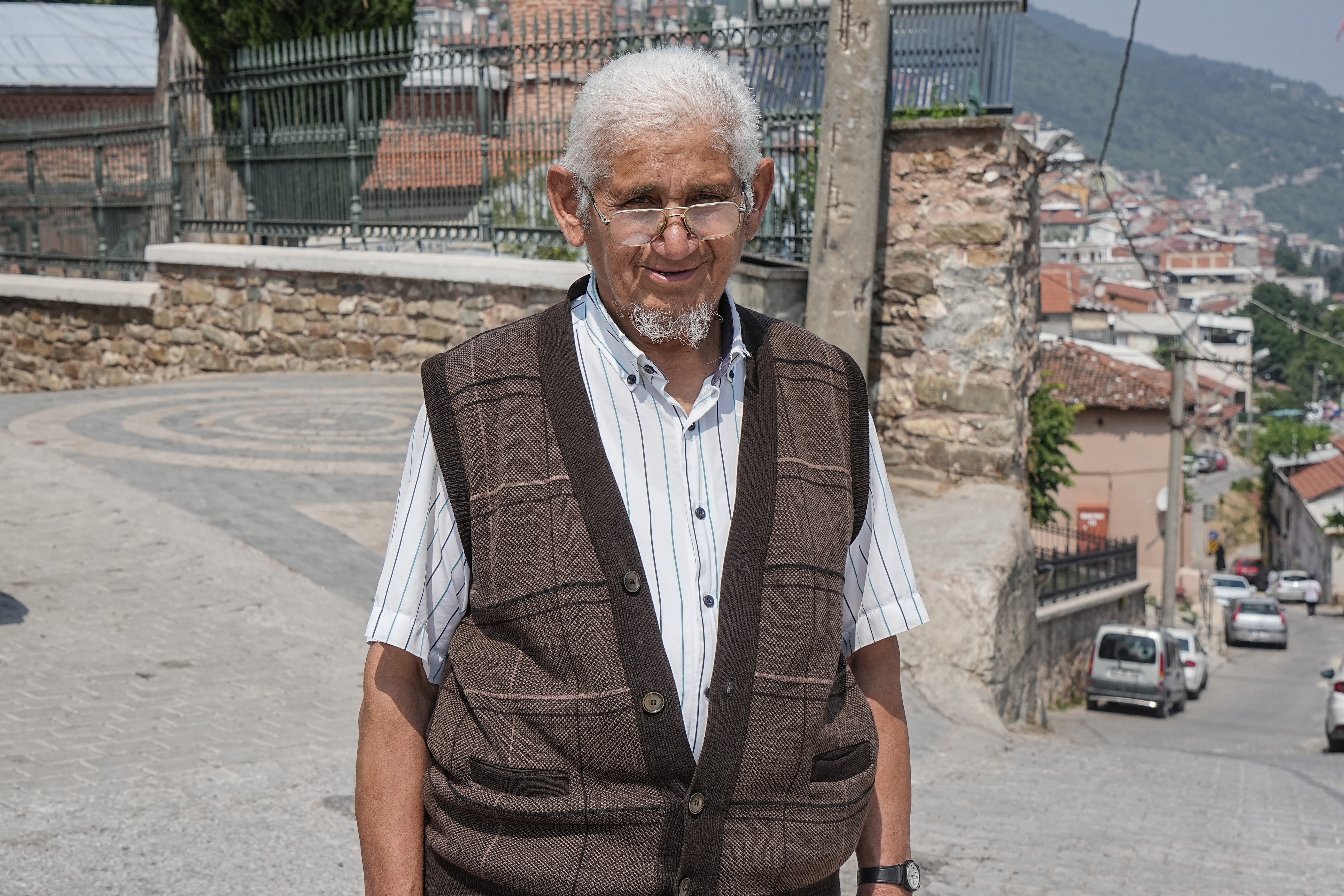 Aziz Mahmud Hüdayi'nin Atının İzleri Hâlâ Duruyor 65 Yıldır Her Gün Temizliyor! (1)