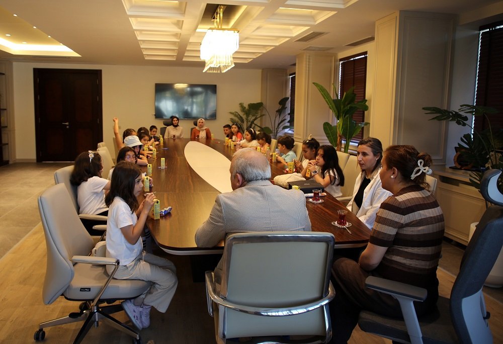 Başkan Esen’e Teşekkür Ziyareti 3 E Sınıfı Makamda (3)