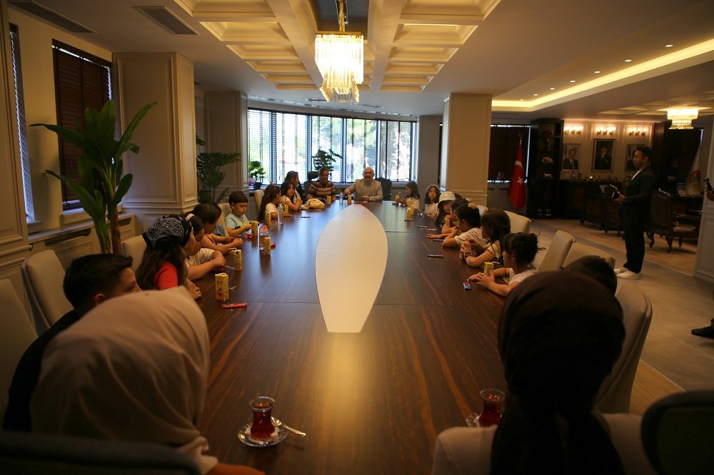 Başkan Esen’e Teşekkür Ziyareti 3 E Sınıfı Makamda (4)