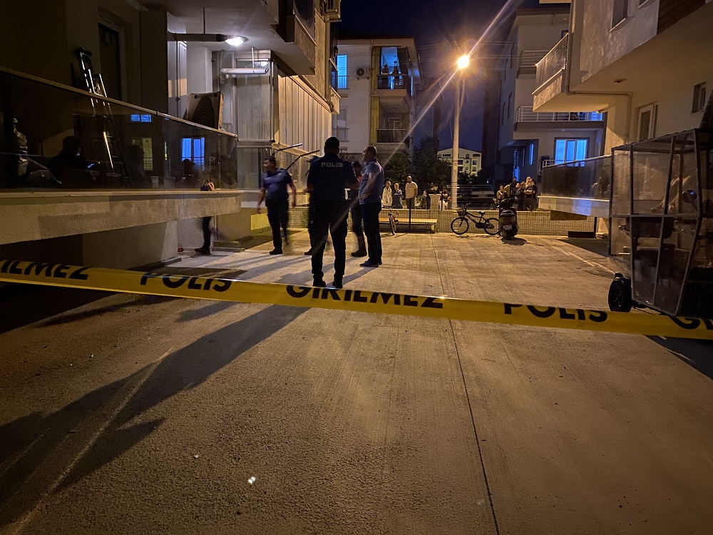 Boğazı Ve Karnı Bıçaklanan Kadın Hayatını Kaybetti (2)