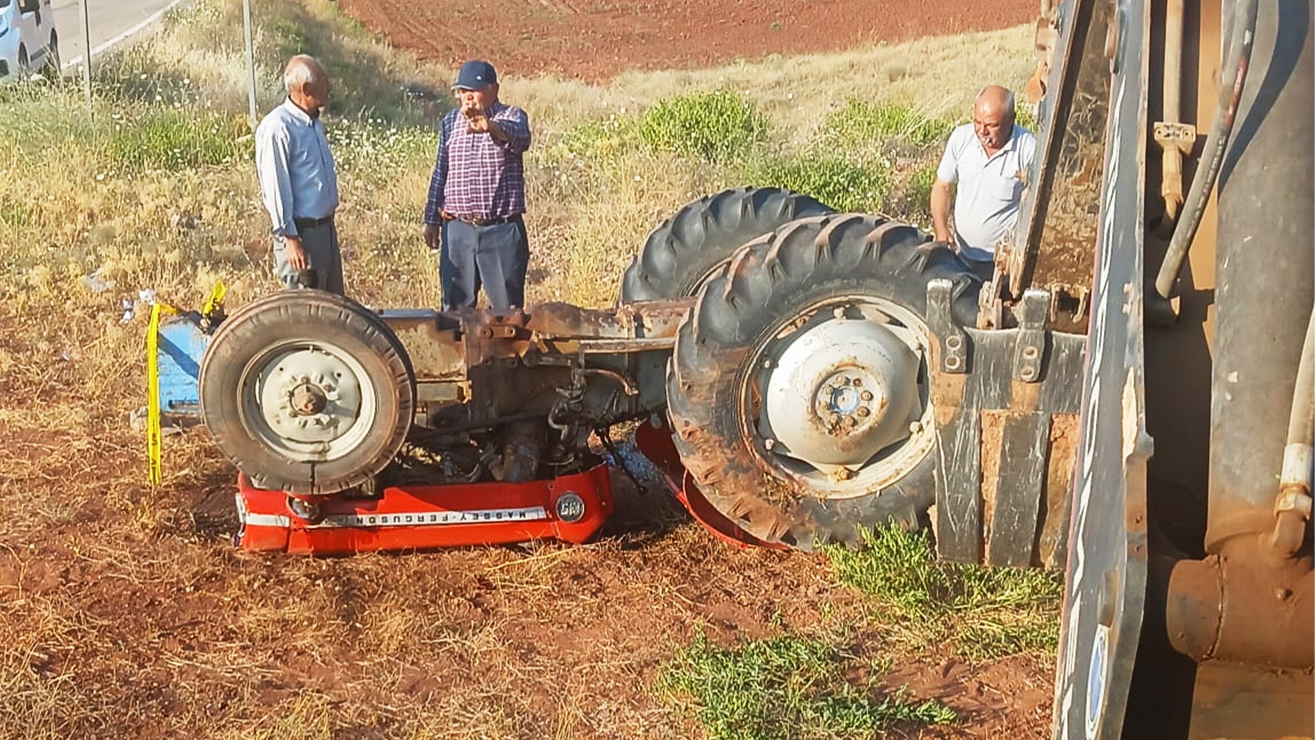 Buğday Yüklü Traktör Takla Attı, Kırıkkale’de Sürücü Can Verdi (2)