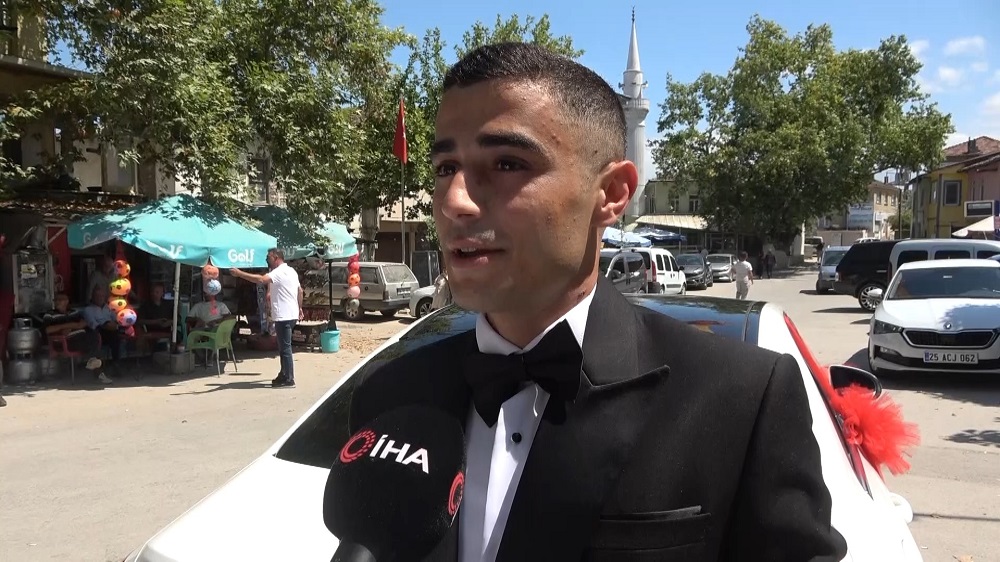 Bursa’da Damat Onur’a Yumurta, Un Ve Saksı Kırma Şovu (6)