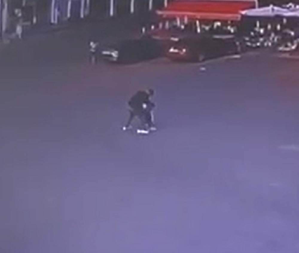 Çanakkale’de Boşanma Aşamasındaki Kadına Sokak Ortasında 12 Bıçak Darbes (3)