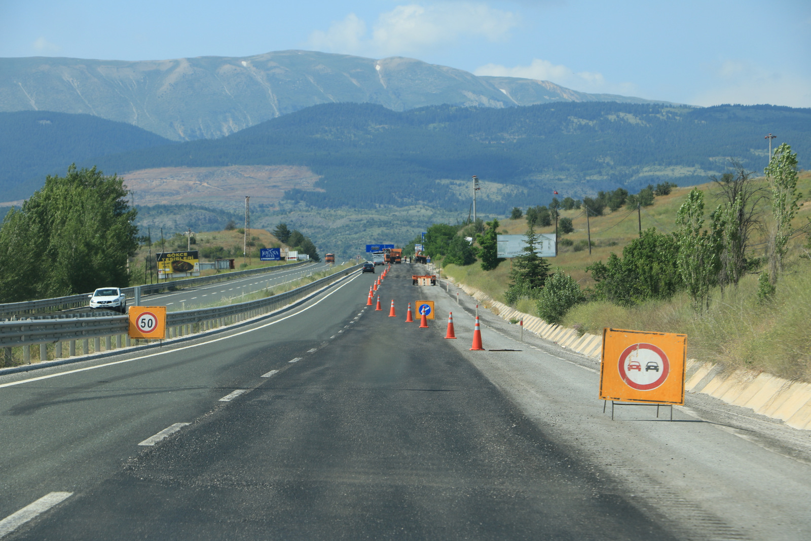 Çankırı Ilgaz Yolu Yenilendi Sürücülerin Kabusu Olan Satıh Onarıldı (1)