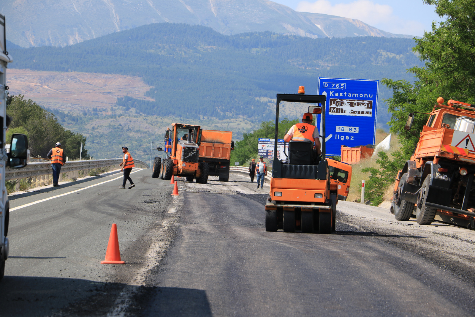 Çankırı Ilgaz Yolu Yenilendi Sürücülerin Kabusu Olan Satıh Onarıldı (2)