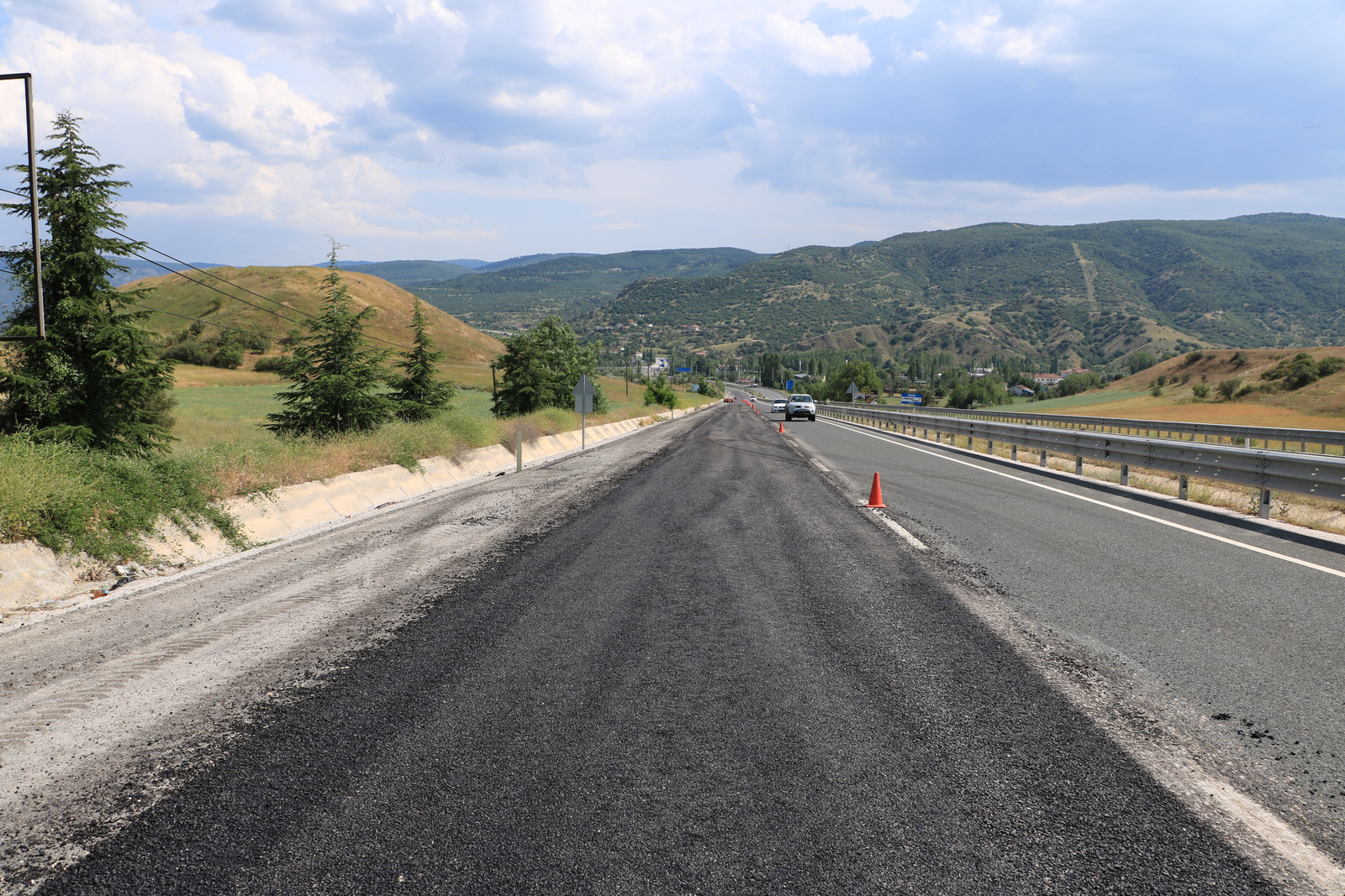 Çankırı Ilgaz Yolu Yenilendi Sürücülerin Kabusu Olan Satıh Onarıldı (3)