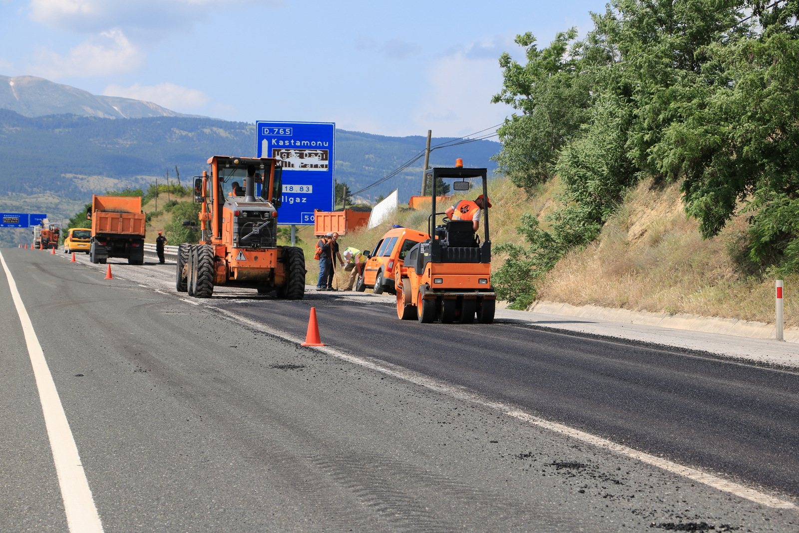 Çankırı Ilgaz Yolu Yenilendi Sürücülerin Kabusu Olan Satıh Onarıldı (4)