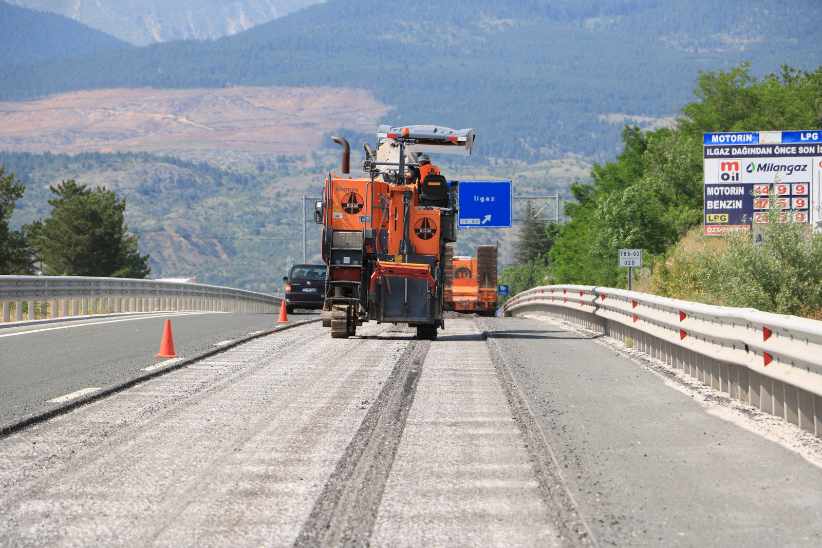 Çankırı Ilgaz Yolu Yenilendi Sürücülerin Kabusu Olan Satıh Onarıldı (5)