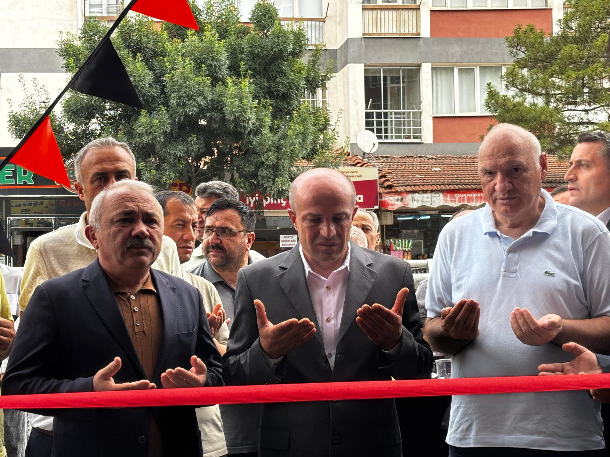 Çankırı'da 44 Yıllık Ustalık, Tekrar Fırın Başında Kıymaz Pide Kebap Kapılarını Açtı (1)