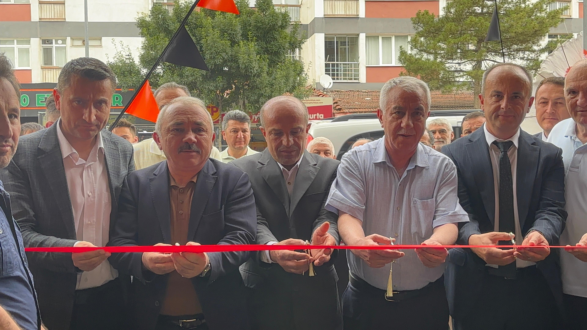 Çankırı'da 44 Yıllık Ustalık, Tekrar Fırın Başında Kıymaz Pide Kebap Kapılarını Açtı (2)