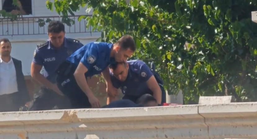 Çankırı’da Kıskançlık Krizi Ofise Ateş Açtı, Sokakta İntihara Kalkıştı (3)