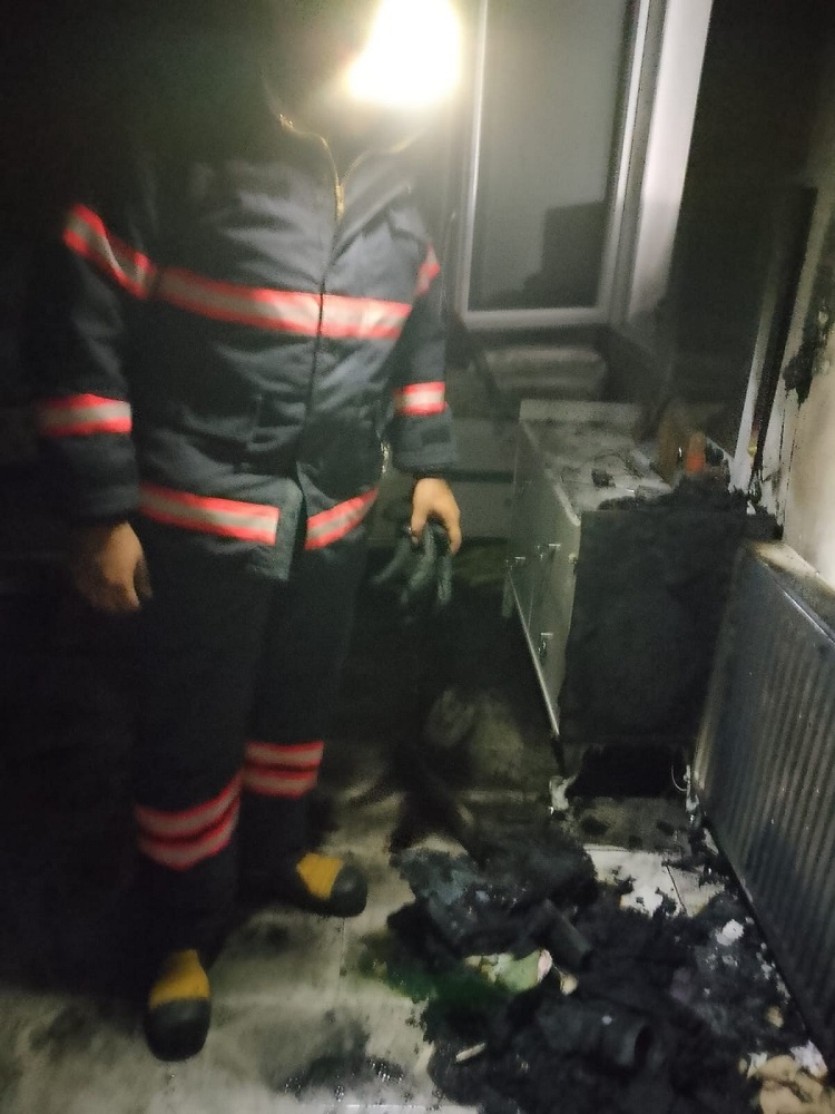 Çankırı’da Korkutan Yangın Bir Ev Küle Döndü (1)