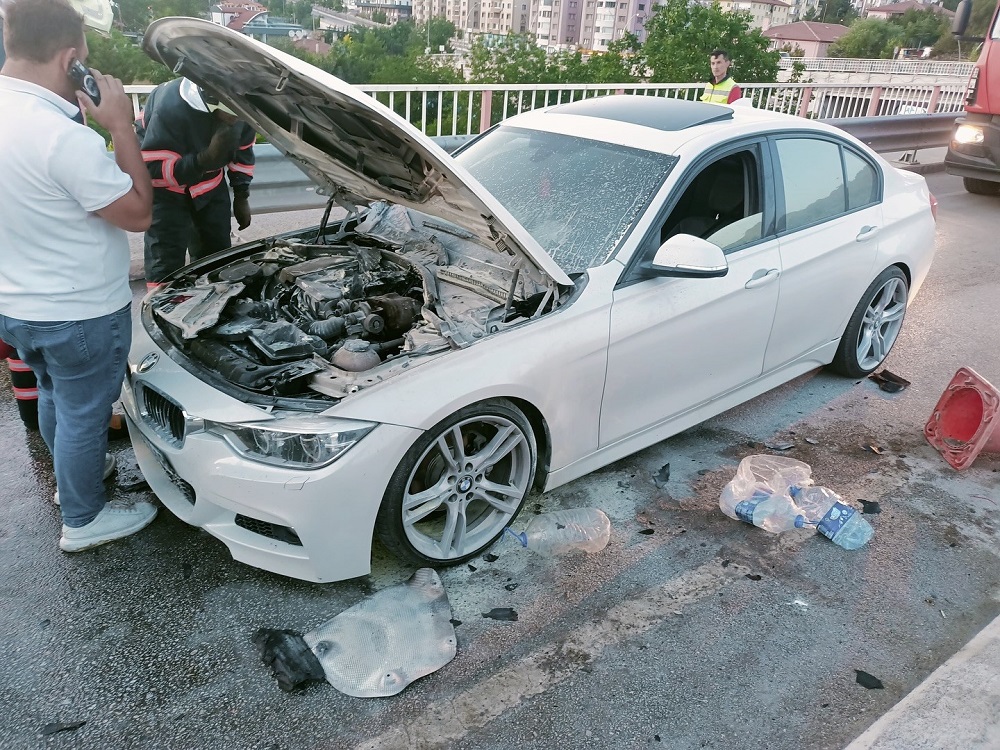 Çankırı’da Seyir Halindeki Otomobil Alev Aldı