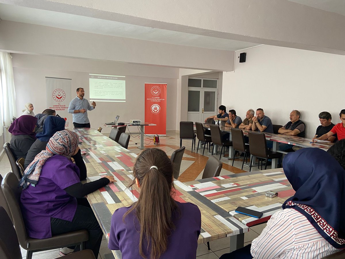 Çankırı’da Sosyal Hizmet Personeline Koruyucu Aile Anlatıldı (1)