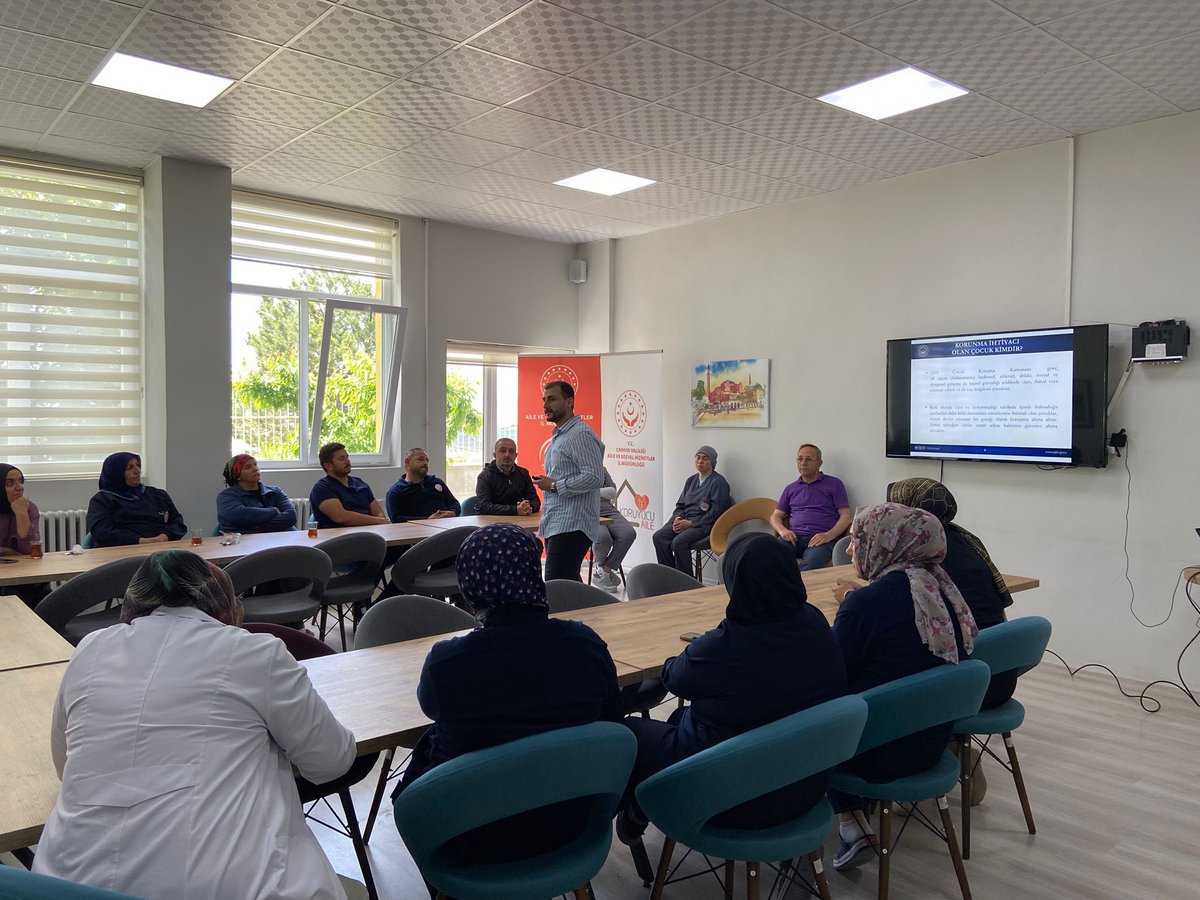 Çankırı’da Sosyal Hizmet Personeline Koruyucu Aile Anlatıldı (3)