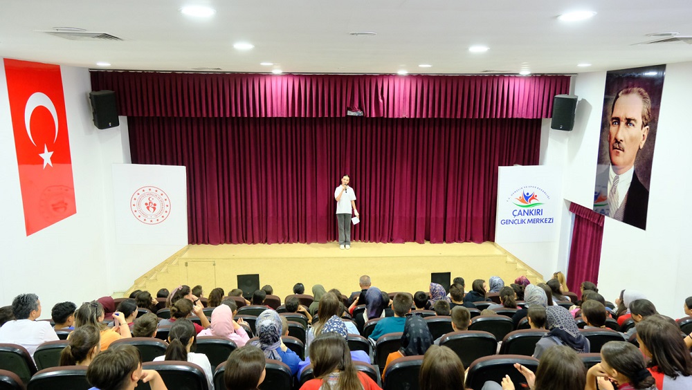 Çankırı’da Tiyatro Rüzgârı Pamuk Prenses Ve 6,5 Cüceler Sahne Aldı (5)