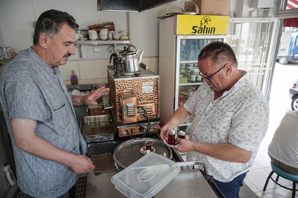 Çay Taşımada Yeni Trend Arabayla Servis (1)