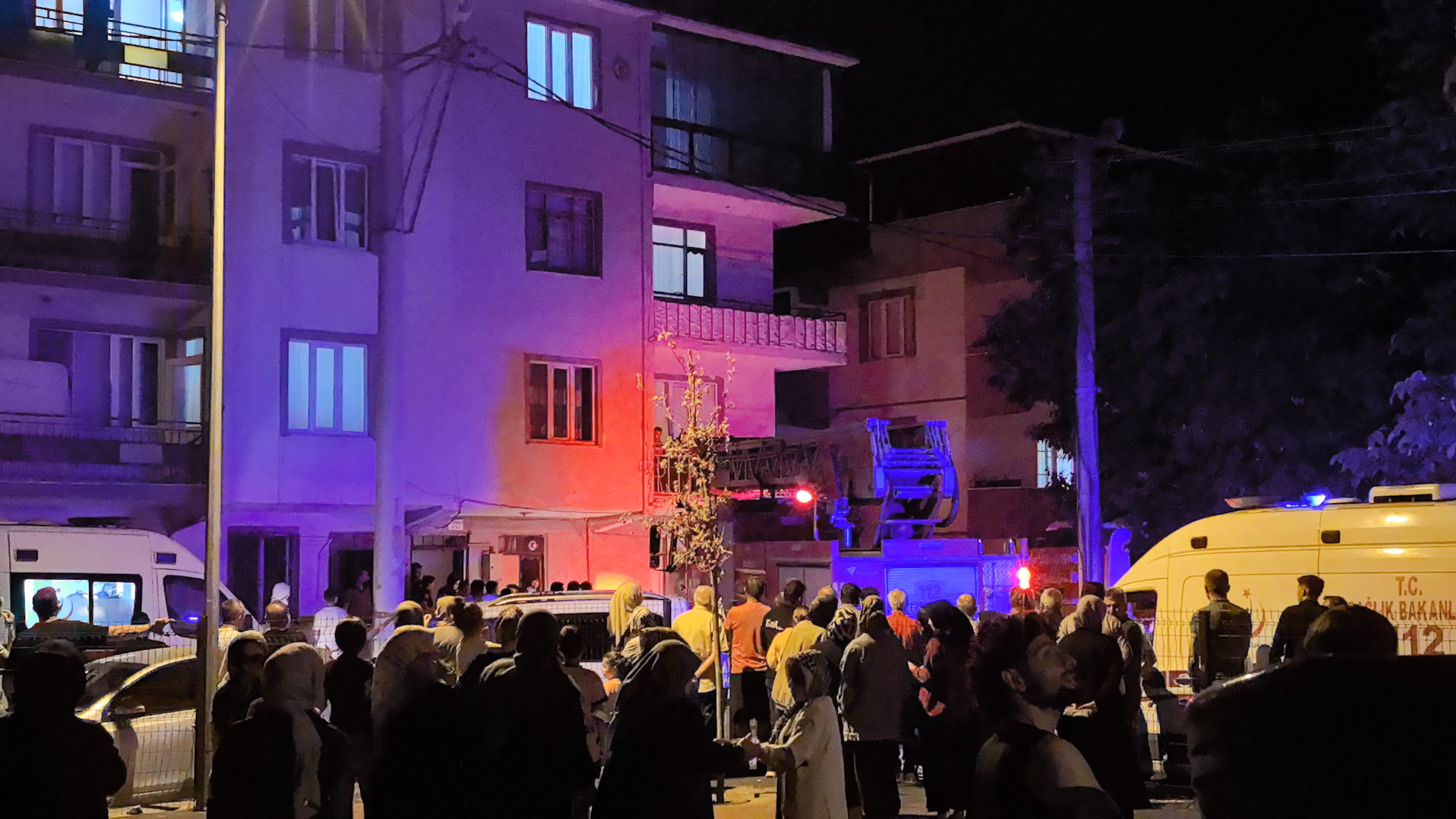 Cinnet Anı Ölümle Bitti Bursa’da Eşiyle Tartışan Şoför Kan Döküp İntihar Etti (1)