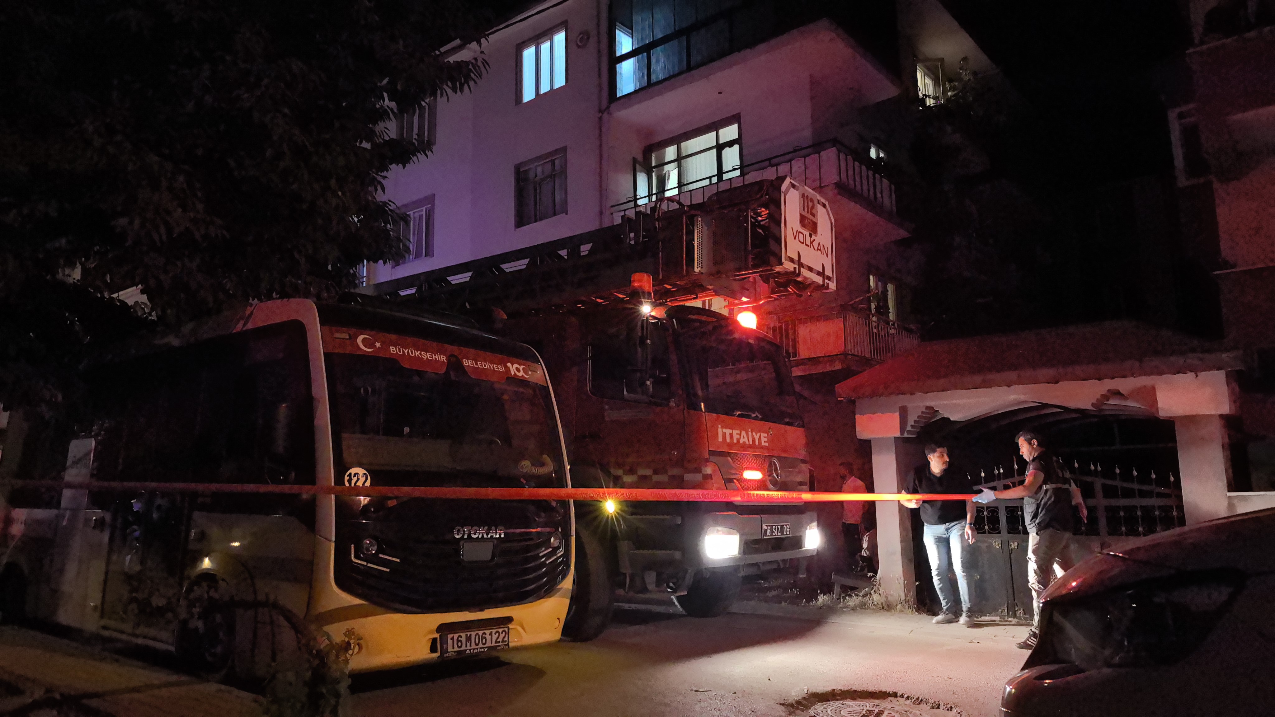 Cinnet Anı Ölümle Bitti Bursa’da Eşiyle Tartışan Şoför Kan Döküp İntihar Etti (2)