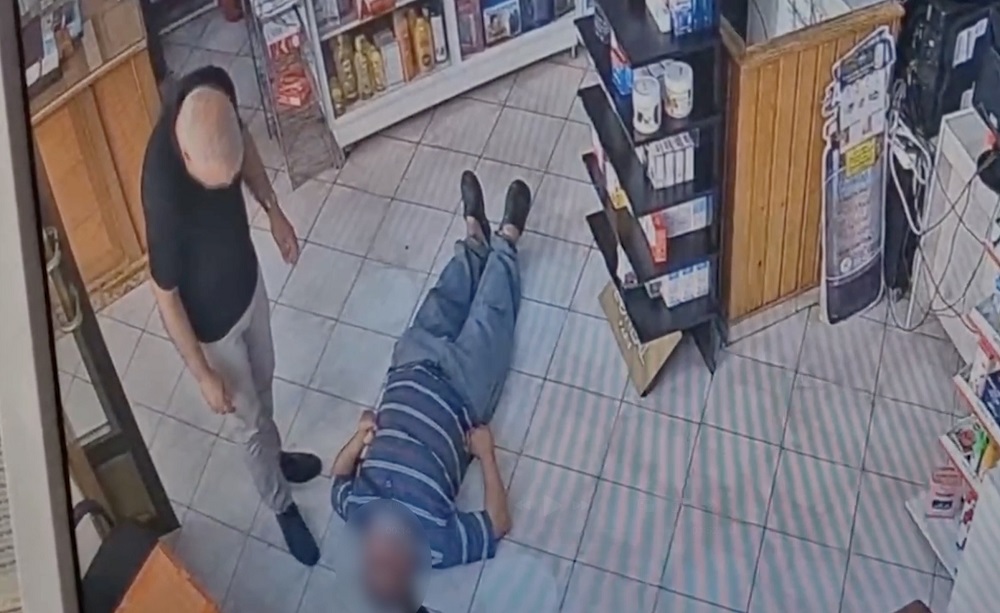 Eczanede Fenalaşan Yaşlı Adam Hayatını Kaybetti (3)