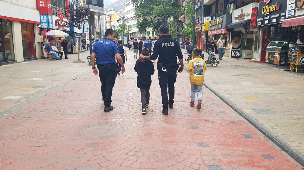 İki Gündür Kayıptı, Polis Ekipleri Cadde Üzerinde Yakaladı (1)