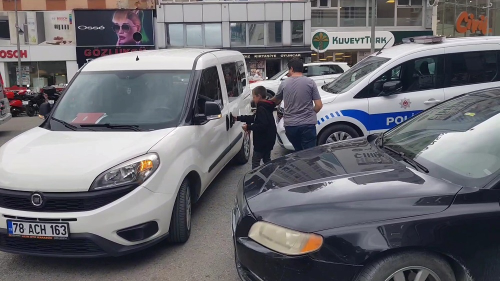 İki Gündür Kayıptı, Polis Ekipleri Cadde Üzerinde Yakaladı (2)